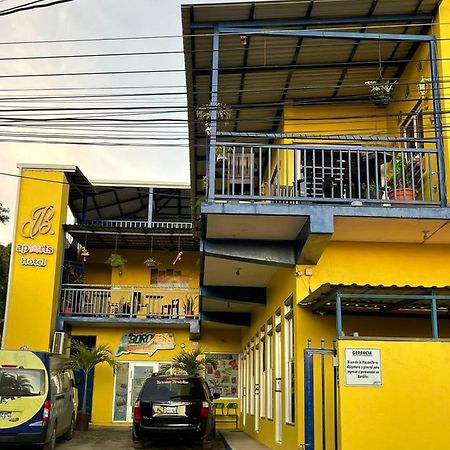 B Aparts Hotel Coxen Hole ภายนอก รูปภาพ