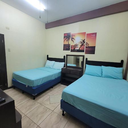 B Aparts Hotel Coxen Hole ภายนอก รูปภาพ