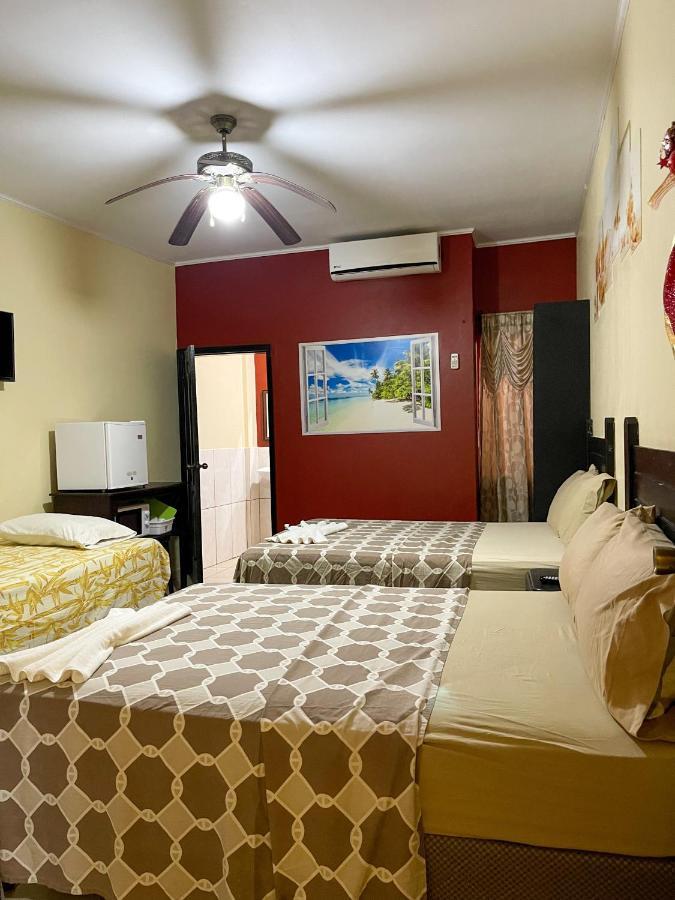 B Aparts Hotel Coxen Hole ภายนอก รูปภาพ