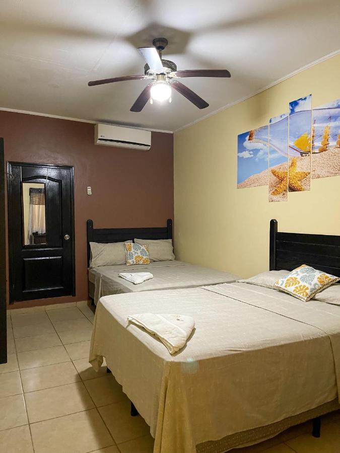 B Aparts Hotel Coxen Hole ภายนอก รูปภาพ