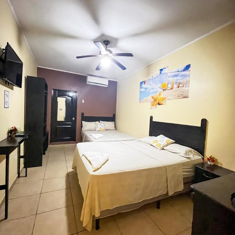 B Aparts Hotel Coxen Hole ภายนอก รูปภาพ
