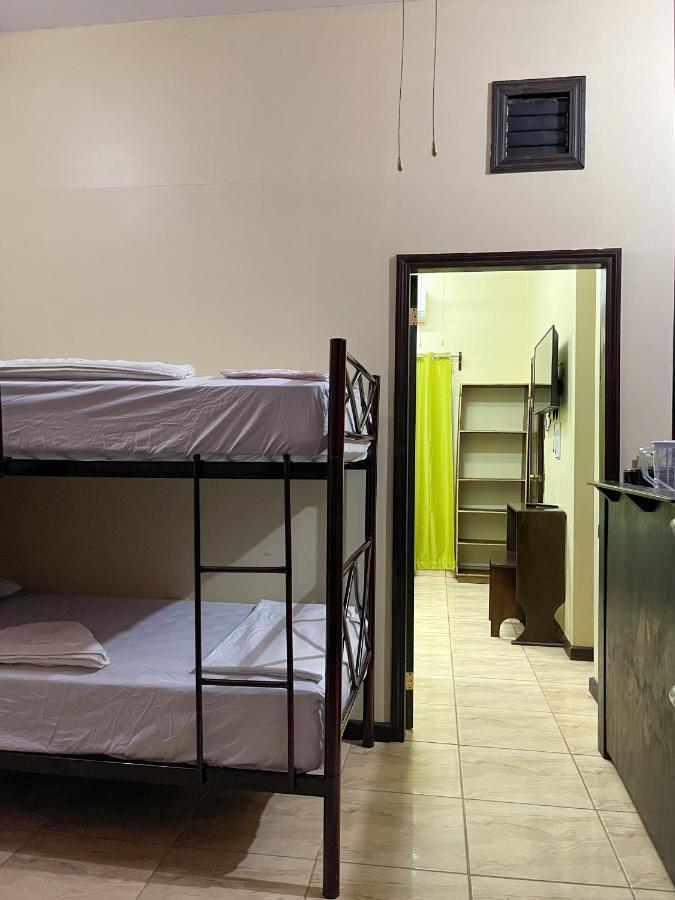 B Aparts Hotel Coxen Hole ภายนอก รูปภาพ