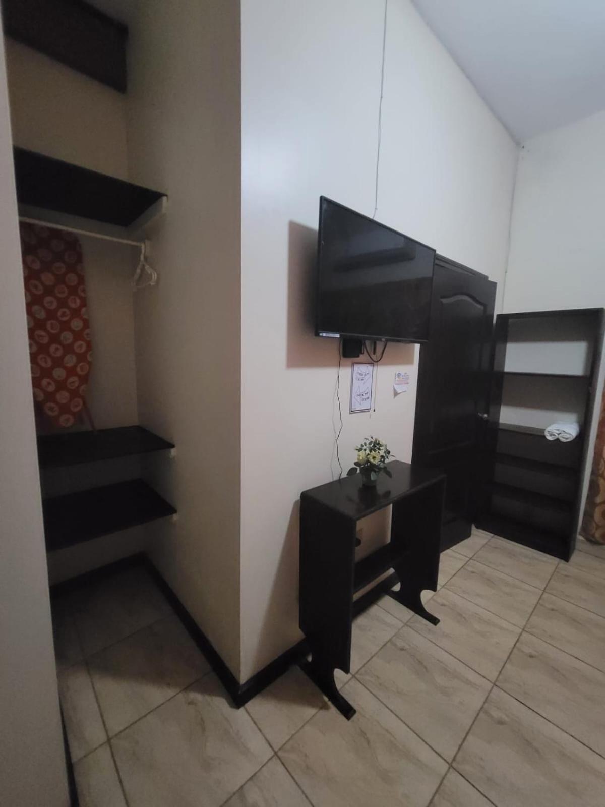 B Aparts Hotel Coxen Hole ภายนอก รูปภาพ